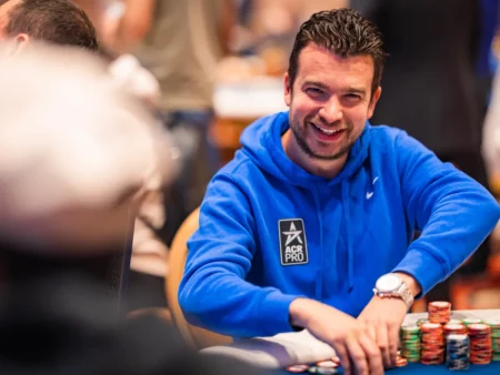 Chris Moorman Leads Final 16 in WPT World Championship