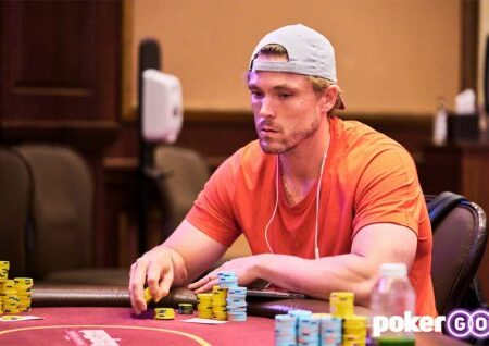 Alex Foxen Leads $250,000 Super High Roler Final Table