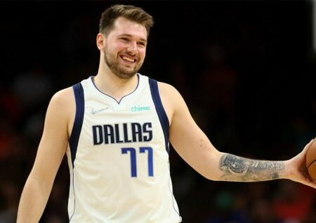 Luka Dončić Played Cards During NBA Halftime