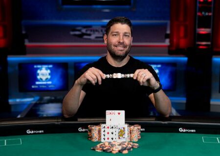 Jeremy Ausmus Denies Hellmuth and Negreanu of Bracelet