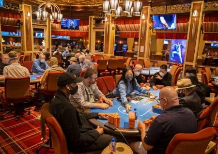 Most Las Vegas Poker Rooms Remove Plexiglass