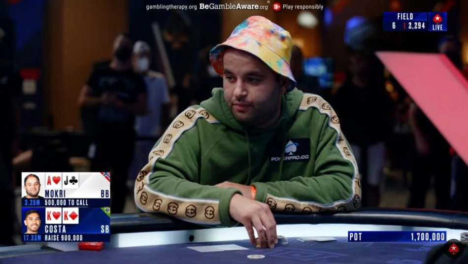 Kayhan Mokri Chipleading the €10,200 Mystery Bounty Final Table at EPT Paris