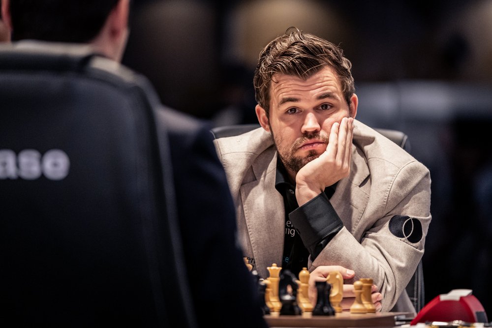 Magnus Carlsen deep thinking