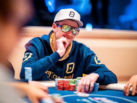 Big Slick Propels Michael Berk Into WPT World Championship Chip Lead