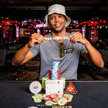 Phil Ivey Wins $10,000 Limit 2-7 Triple Draw Championship for His 11th WSOP Bracelet