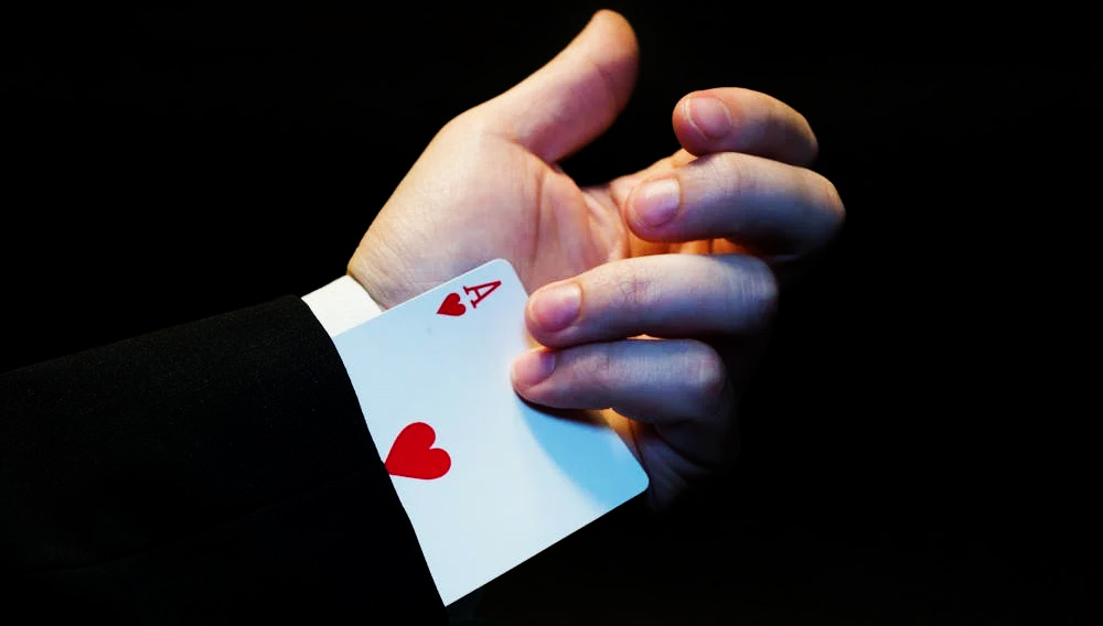 Poker Cheating Ace in the Sleeve