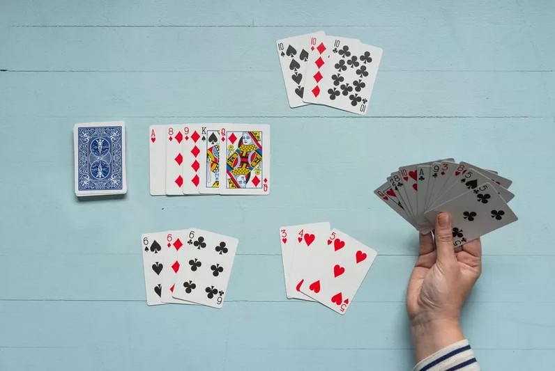 Luka Dončić Played Cards During NBA Halftime