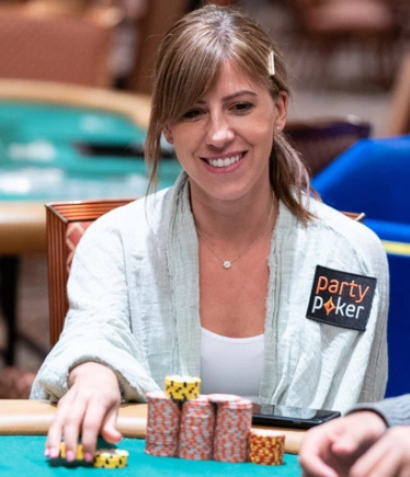 Kristen Bicknell wins her third WSOP bracelet at WSOP Event #44